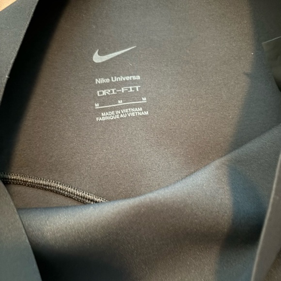 Cropped Nike Dryfit Scuba-feel Running Tights - Picture 2 of 4